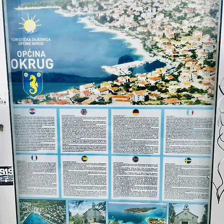 With Swimming Pool Lagotto * トロギール