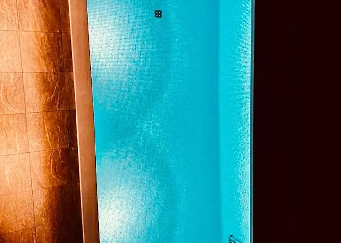 With Swimming Pool Lagotto Daire