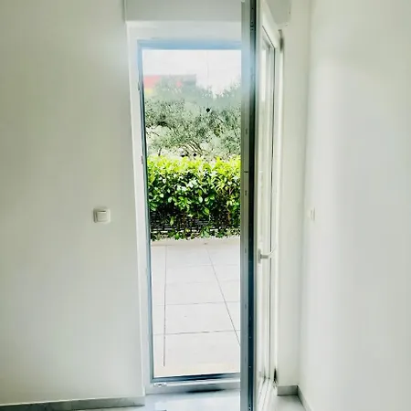 Apartment With Swimming Pool Lagotto Trogir