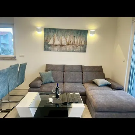 Apartment With Swimming Pool Lagotto *