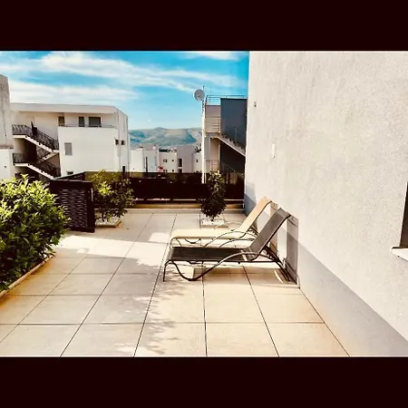 Apartment With Swimming Pool Lagotto *