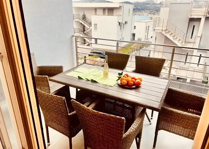 With Swimming Pool Lagotto Apartment *